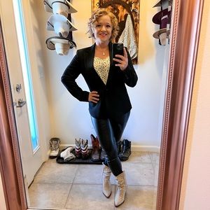 Meet your Posher, Elle!